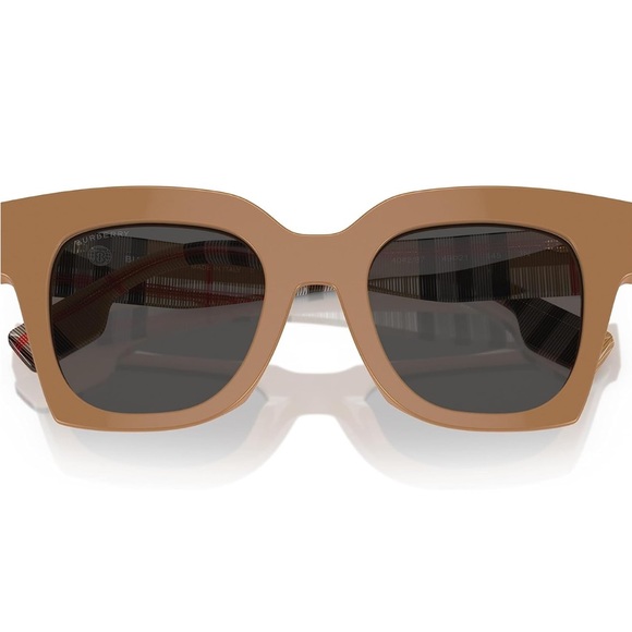 Burberry Sunglasses, New 240 - Picture 4 of 5